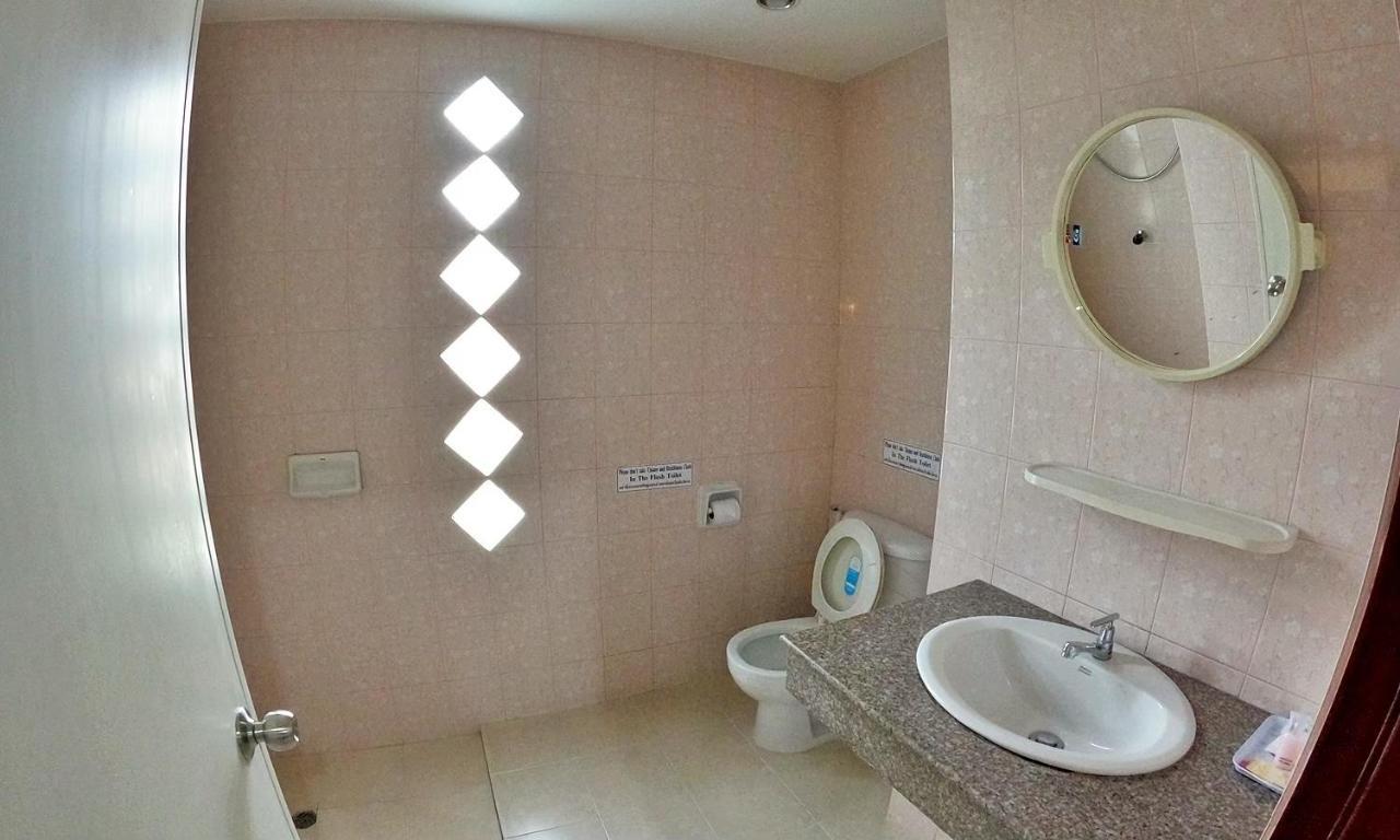 Massuwan Karon Beach Ban Saiyuan Exterior foto
